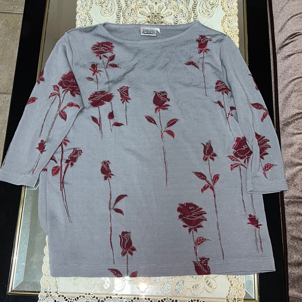Vintage grey half sleeved top with red rose print